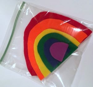 This rainbow busy bag is made out of felt and is so quick and easy to throw together. Kids love it! Printable template included to make it just right!